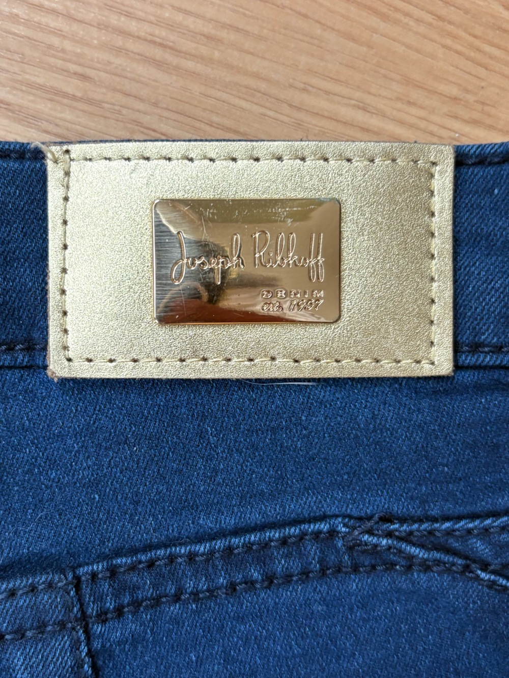 Joseph Ribkoff Navy Jeans with Metallic Floral Embroidery Sz 8 - Picture 5 of 9